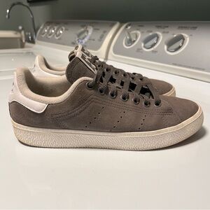 Adidas Stan Smith Sneakers, CS Mid, Grey Suede, Men’s 7.5 or Women’s 8.5 EUC